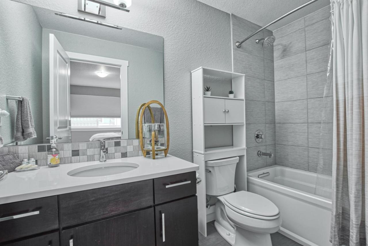 Modern Townhome Near Old Town, Breweries, & River! Fort Collins Exterior photo